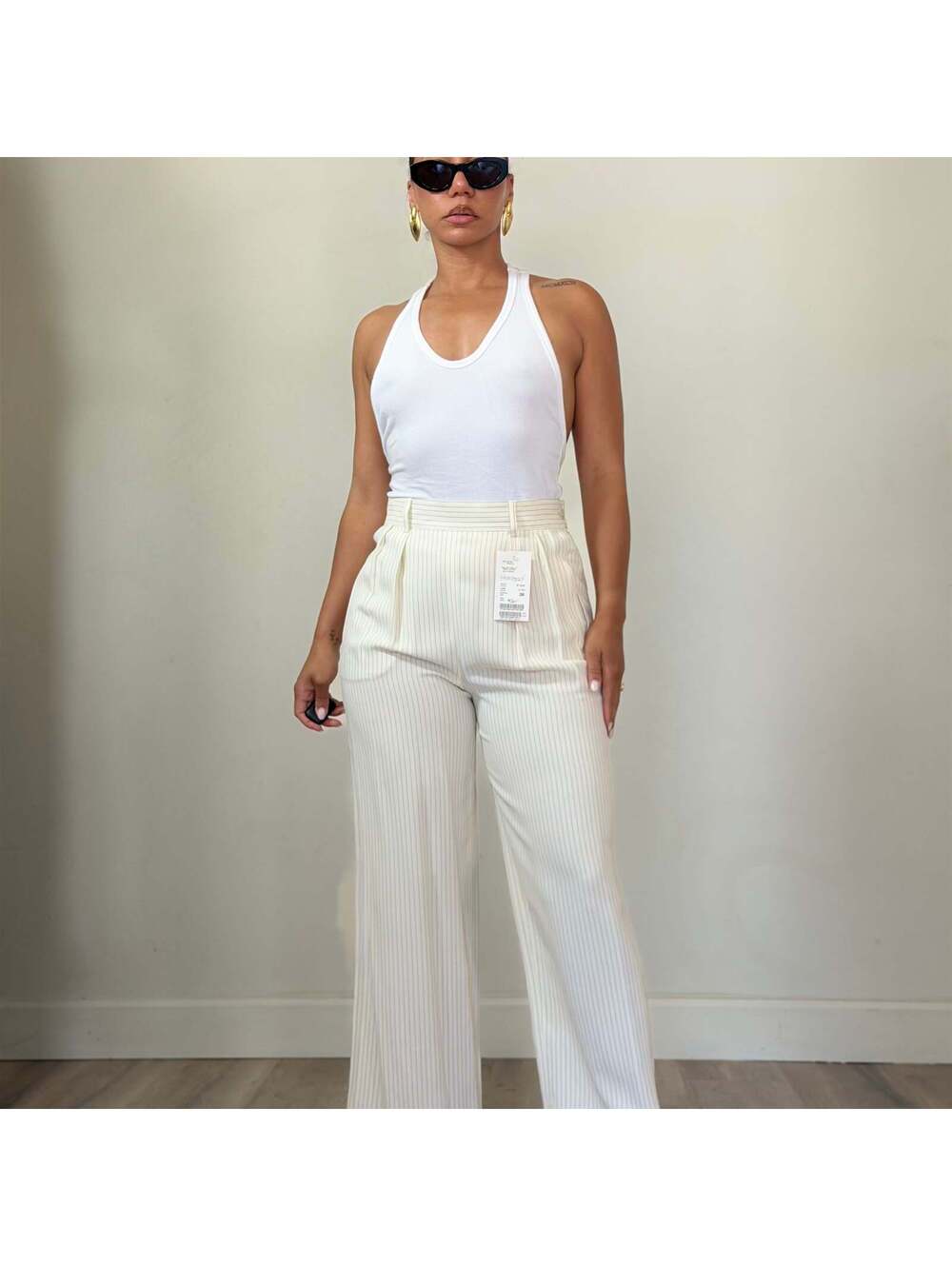 Escada - Picture 6 of 8
